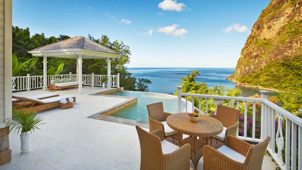 honeymoon suites plunge pool
